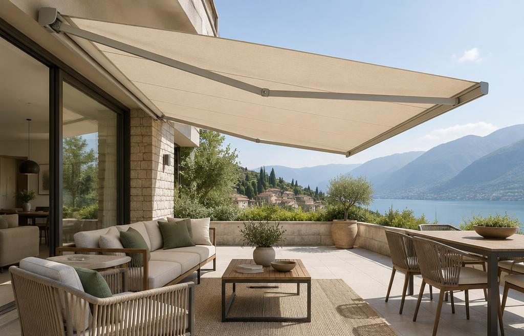 Tenda da sole su un terrazzo